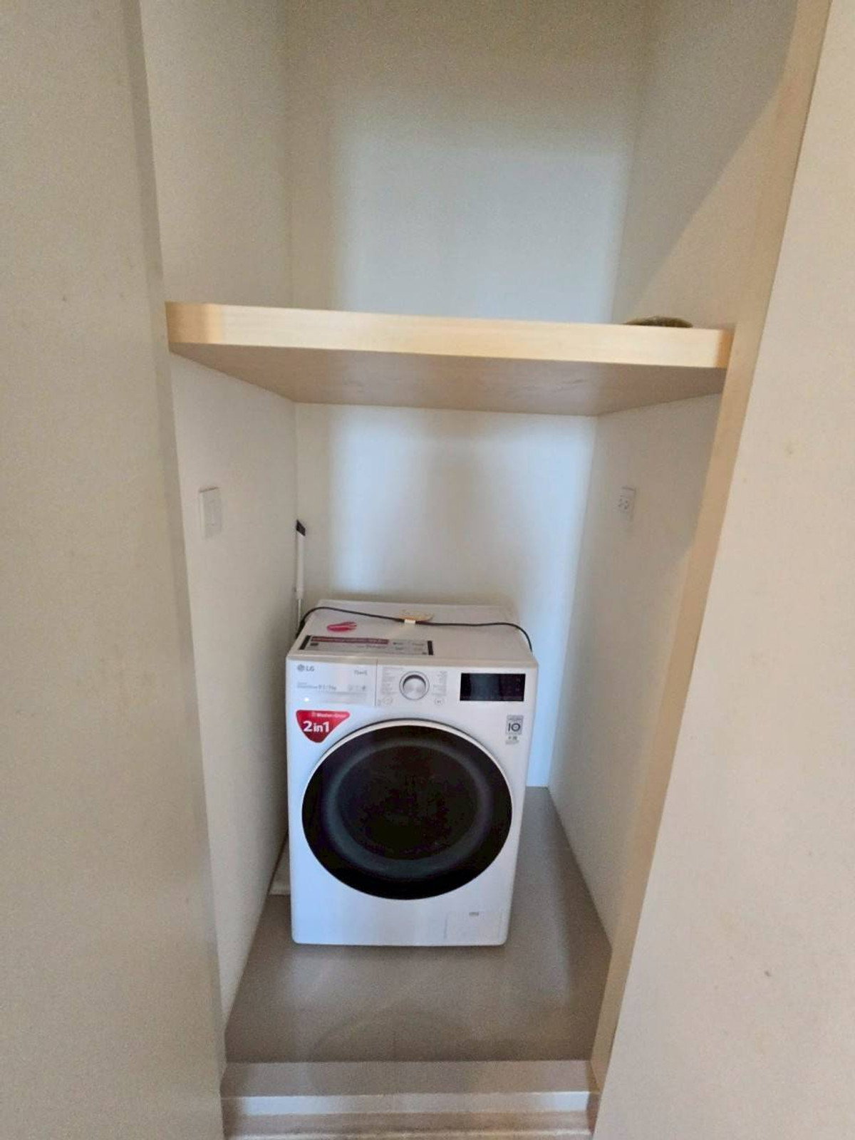 ให้เช่าคอนโดพระราม 9 เพชรบุรีตัดใหม่ RCA : ติด BTS พอร์ตลิงค์ไลน์ สถานีมักกะสัน เพียง 20 ม. และ MRT เพชรบุรี ประมาณ 130 ม. เดินทางสะดวกมากๆ