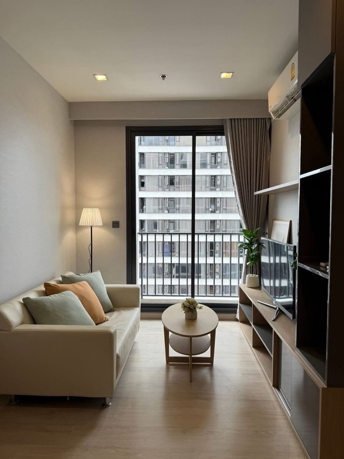 ให้เช่าคอนโดสุขุมวิท อโศก ทองหล่อ : เช่า RR229 M Thonglor 10 ห้องสวยพร้อมอยู่ ใกล้รถไฟฟ้า ทองหล่อ เลี้ยงสัตว์ได้