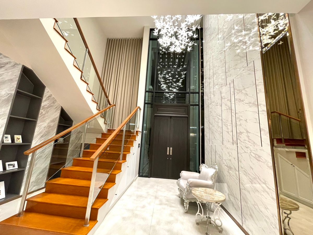 For RentHouseEakachai, Bang Bon : The Pavilla Bang Bon 3, a large luxury single house with free swimming pool, Fully Furnished, Ready to Move in