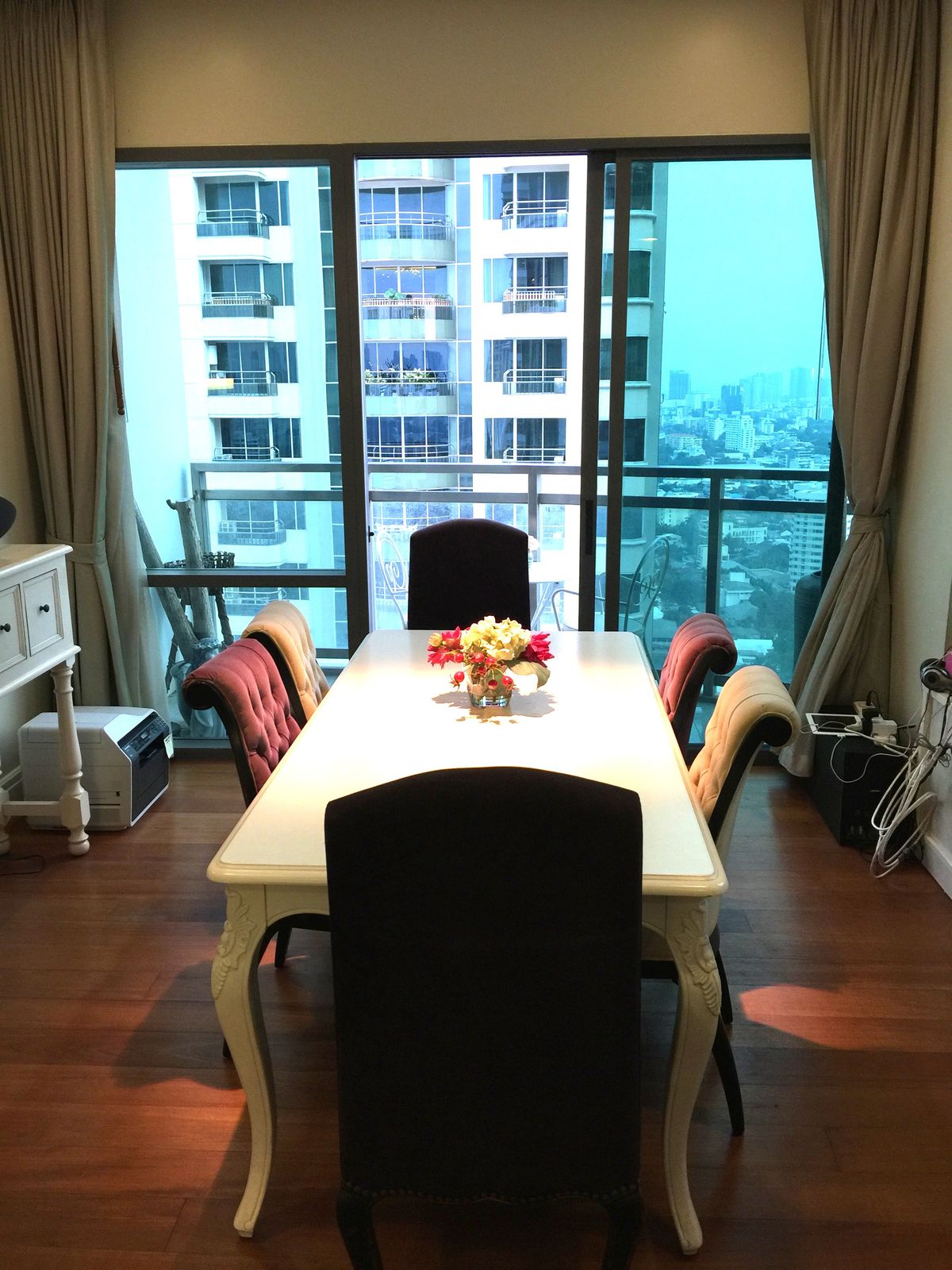 ขายคอนโดสุขุมวิท อโศก ทองหล่อ : ✨ ขายพร้อมผู้เช่า ถึง สิงหาคม 2569
คอนโดหรูดูเพล็กซ์ Bright Sukhumvit 24 – 3 ห้องนอน พร้อมวิวเมืองสวยงาม เฟอร์นิเจอร์ครบครัน ใจกลางสุขุมวิท ใกล้ BTS พร้อมพงษ์ เหมาะสำหรับครอบครัว