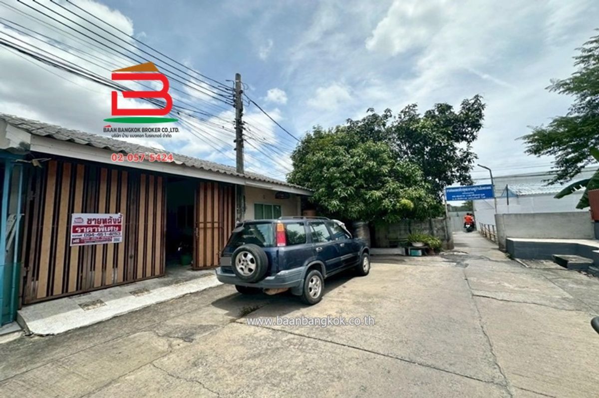 ขายทาวน์โฮมเกษตรศาสตร์ รัชโยธิน :  ทาวน์เฮาส์ หมู่บ้าน อัมพรเพลส 2 สุขาภิบาล 5 เนื้อที่ 37.5 ตารางวา สุขาภิบาล 5 ซอย 41, ใกล้ตลาดออเงิน แขวงท่าแร้ง เขตบางเขน กรุงเทพมหานคร