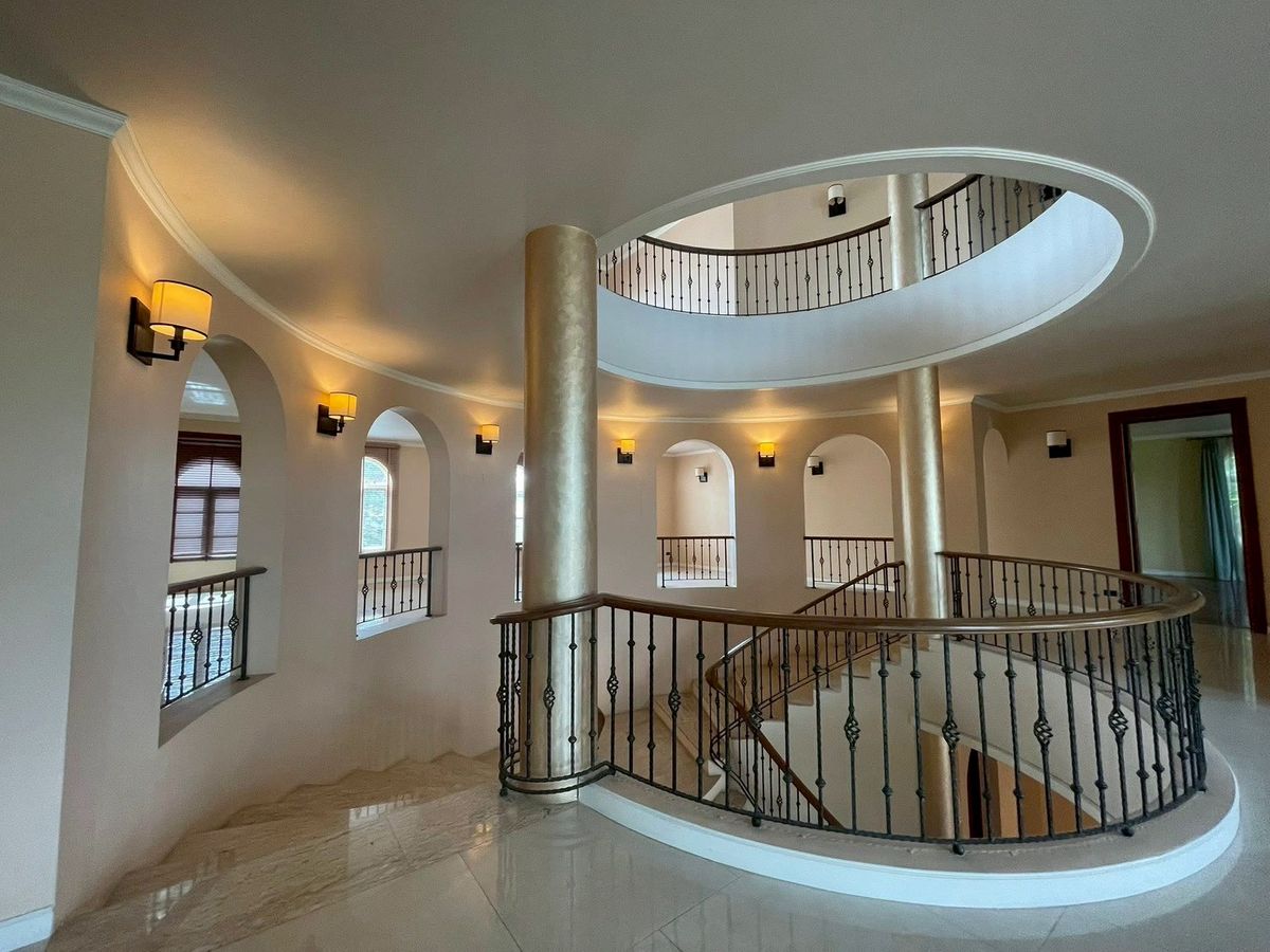 ขายบ้านเสรีไทย-นิด้า : 🌟 คฤหาสน์ขนาด 2 ไร่เศษ! 🌟 📌 บนทำเลทอง ถนนราษฎร์พัฒนา! ฟังก์ชันครบครันระดับ 5 ดาว!