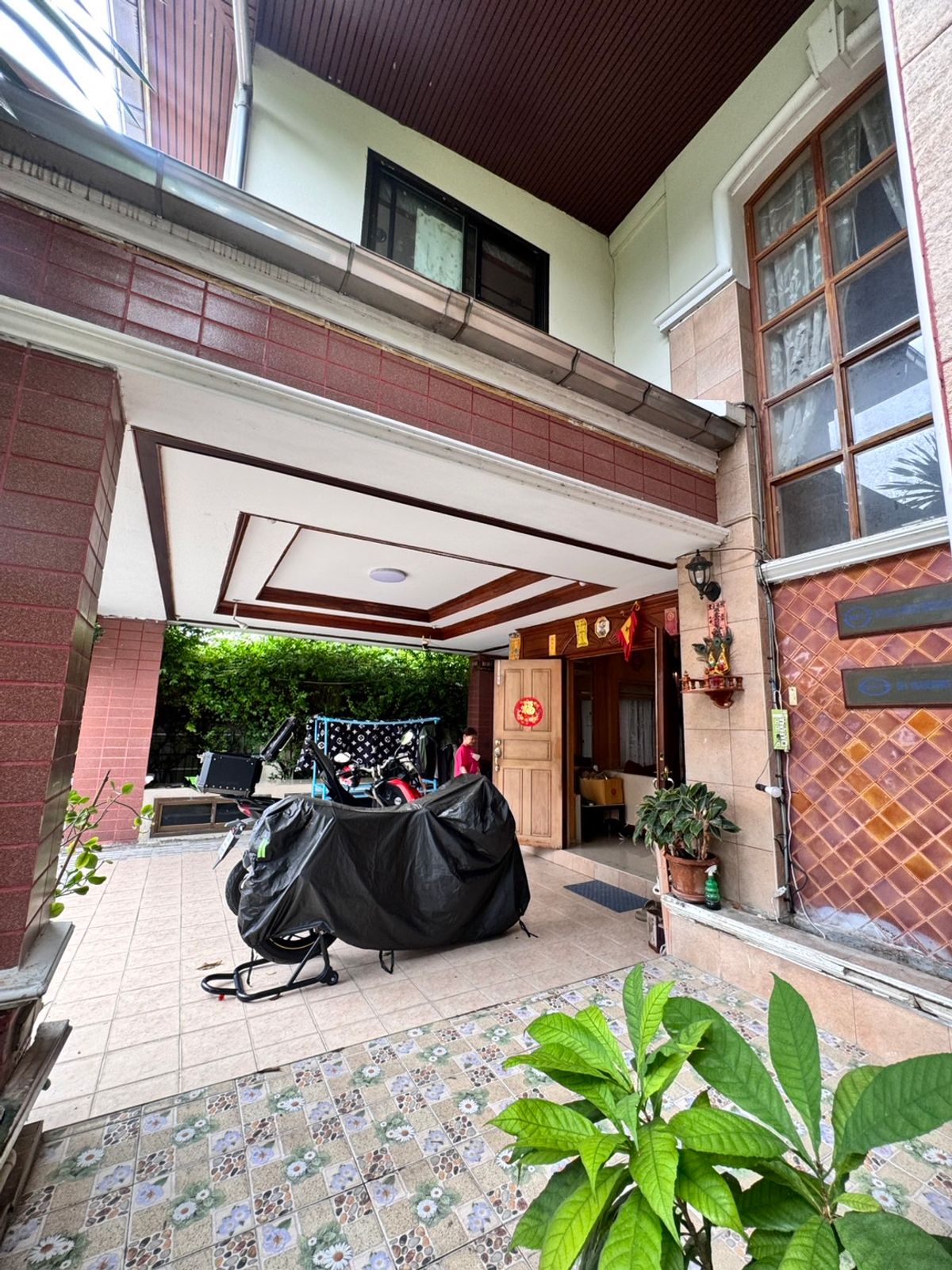 ขายบ้านโชคชัย4 ลาดพร้าว71 : ขายบ้านเดี่ยว 2 ชั้น ในหมู่บ้านรัชดา1 (ซอยลาดพร้าว 80 แยก 24) ใกล้เซ็นทรัลอีสต์วิลล์ (N.1770)