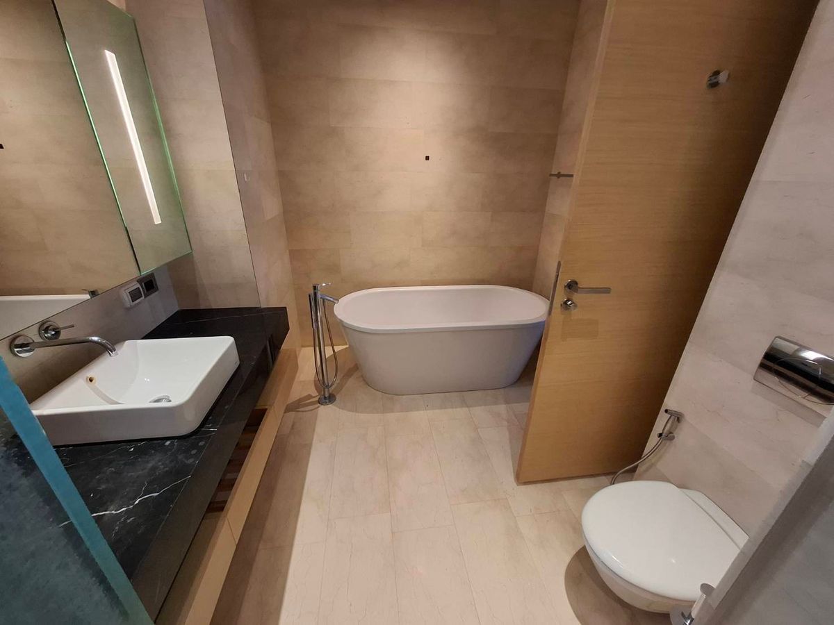 For SaleCondoSilom, Saladaeng, Bangrak : URGENT SALE! Rare Unit at Saladaeng Residences, Attractive Price: THB 20.45 Million, (Only THB 220,000/SQ.M. - Great Value!), Spacious 92 SQ.M., 2 Bedrooms, 2 Bathrooms.