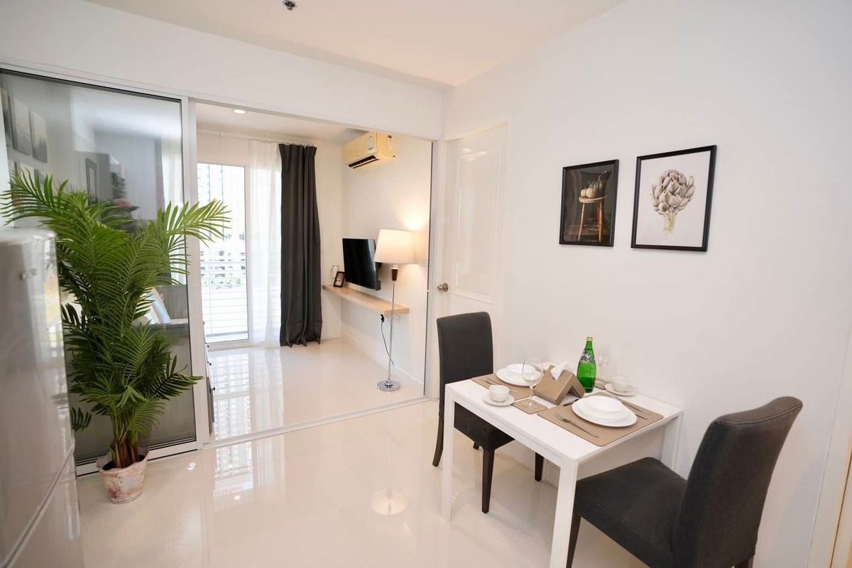 For SaleCondoRama9, Petchburi, RCA : Condo for sale, The Mark Ratchada-Airport, 2 bedrooms, 39 sqm. New renovated near Rama 9 and MRT junction.