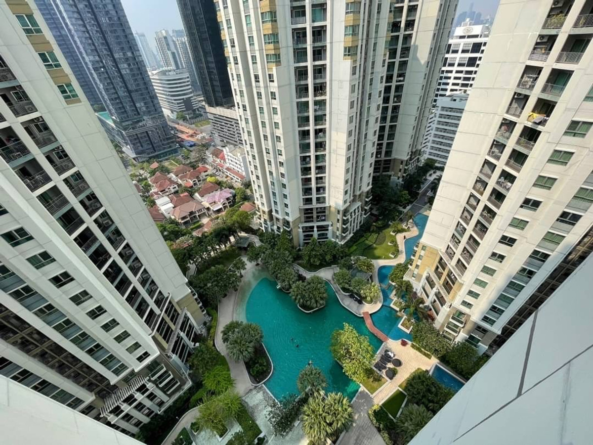 For RentCondoRama9, Petchburi, RCA : For Rent 3 Bedroom 2 Bathroom 105 SQ.M Fully Furniture Ready to Move in