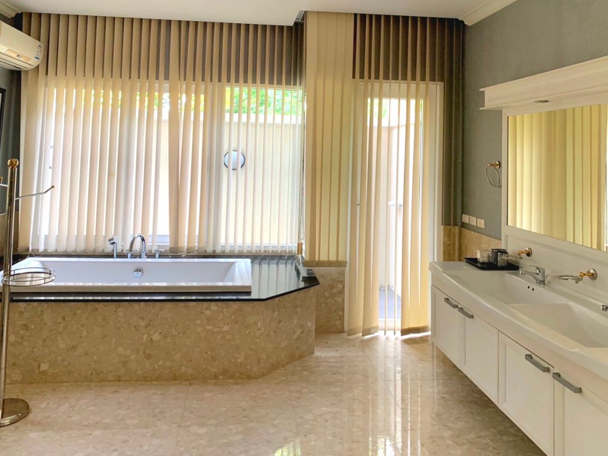 ขายบ้านแจ้งวัฒนะ เมืองทอง :  คฤหาสน์หรู หมู่บ้านพฤกษ์ภิรมย์ ราชพฤกษ์-รัตนาธิเบศร์ แปลงมุม พร้อมสระว่ายน้ำส่วนตัว