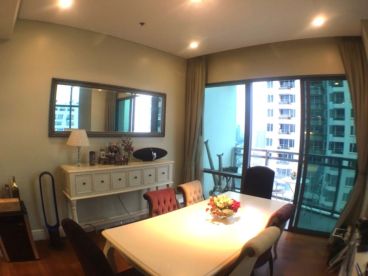 ขายคอนโดสุขุมวิท อโศก ทองหล่อ : ✨ ขายพร้อมผู้เช่า ถึง สิงหาคม 2569
คอนโดหรูดูเพล็กซ์ Bright Sukhumvit 24 – 3 ห้องนอน พร้อมวิวเมืองสวยงาม เฟอร์นิเจอร์ครบครัน ใจกลางสุขุมวิท ใกล้ BTS พร้อมพงษ์ เหมาะสำหรับครอบครัว