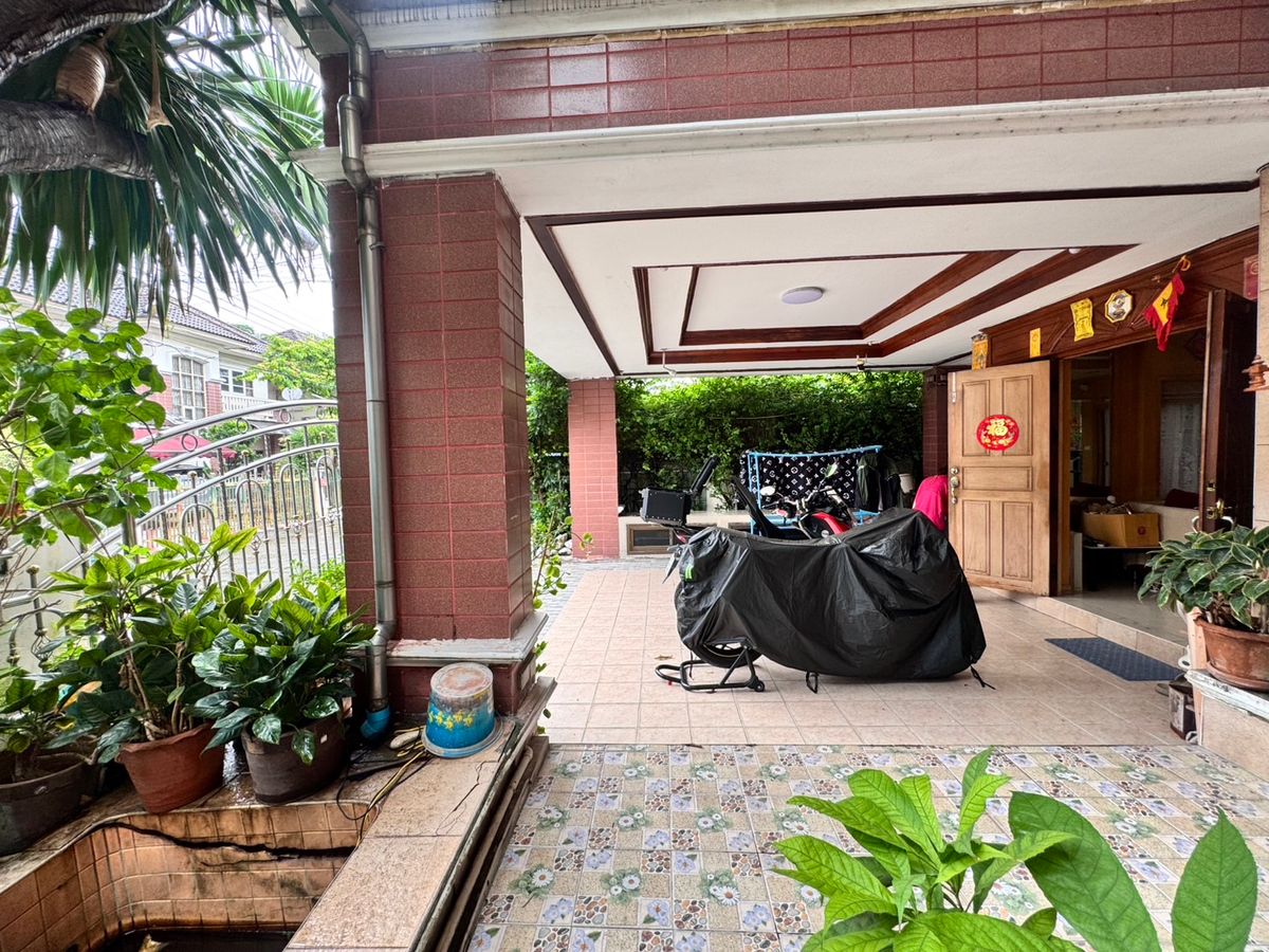 ขายบ้านโชคชัย4 ลาดพร้าว71 : ขายบ้านเดี่ยว 2 ชั้น ในหมู่บ้านรัชดา1 (ซอยลาดพร้าว 80 แยก 24) ใกล้เซ็นทรัลอีสต์วิลล์ (N.1770)