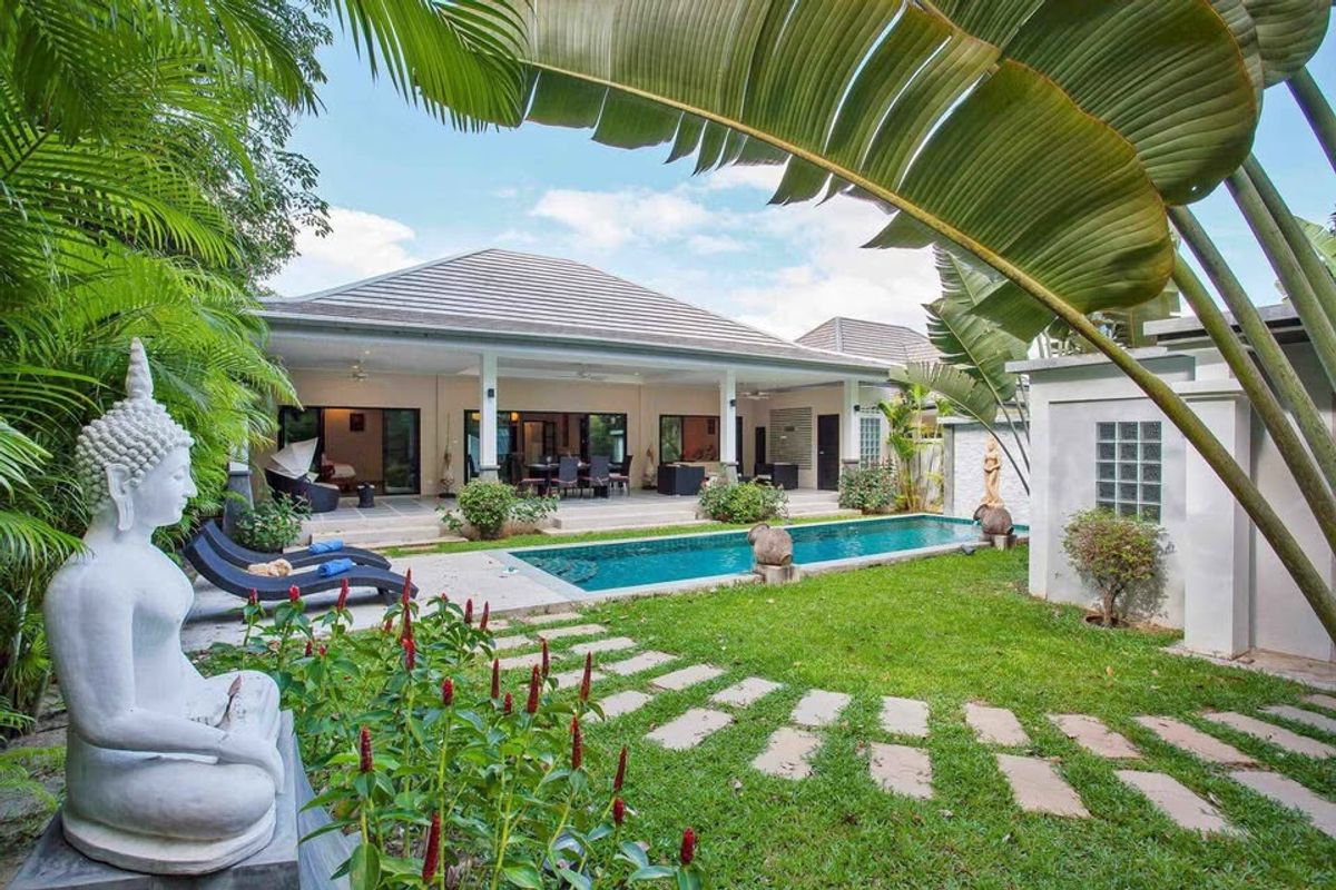 For SalePhuket : 🎉🏡 Personal Villa, 3 bedrooms, Rawai Phuket Beach! 🌴✨ Large area 700 sq.m. with a private pool!