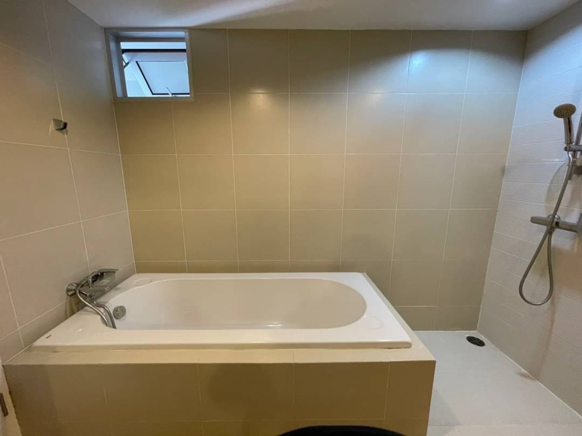 For RentCondoRama9, Petchburi, RCA : For Rent 3 Bedroom 2 Bathroom 105 SQ.M Fully Furniture Ready to Move in