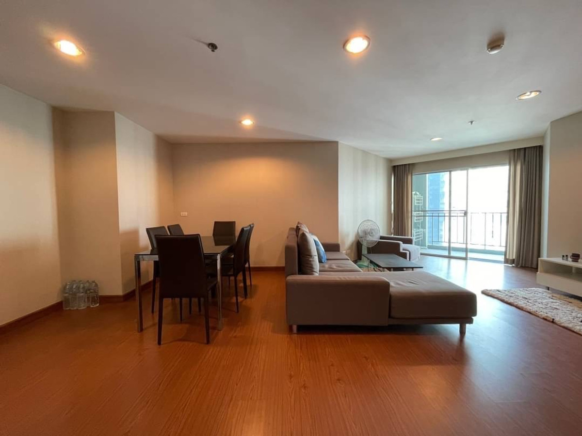 For RentCondoRama9, Petchburi, RCA : For Rent 3 Bedroom 2 Bathroom 105 SQ.M Fully Furniture Ready to Move in