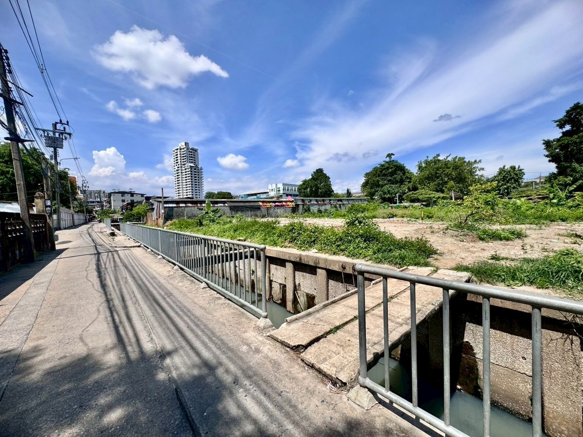 ขายที่ดินพระราม 3 สาธุประดิษฐ์ : ประกาศขายที่ดินสวย! วัดไผ่เงินโชตนาราม 2 ไร่!** (N.1769)