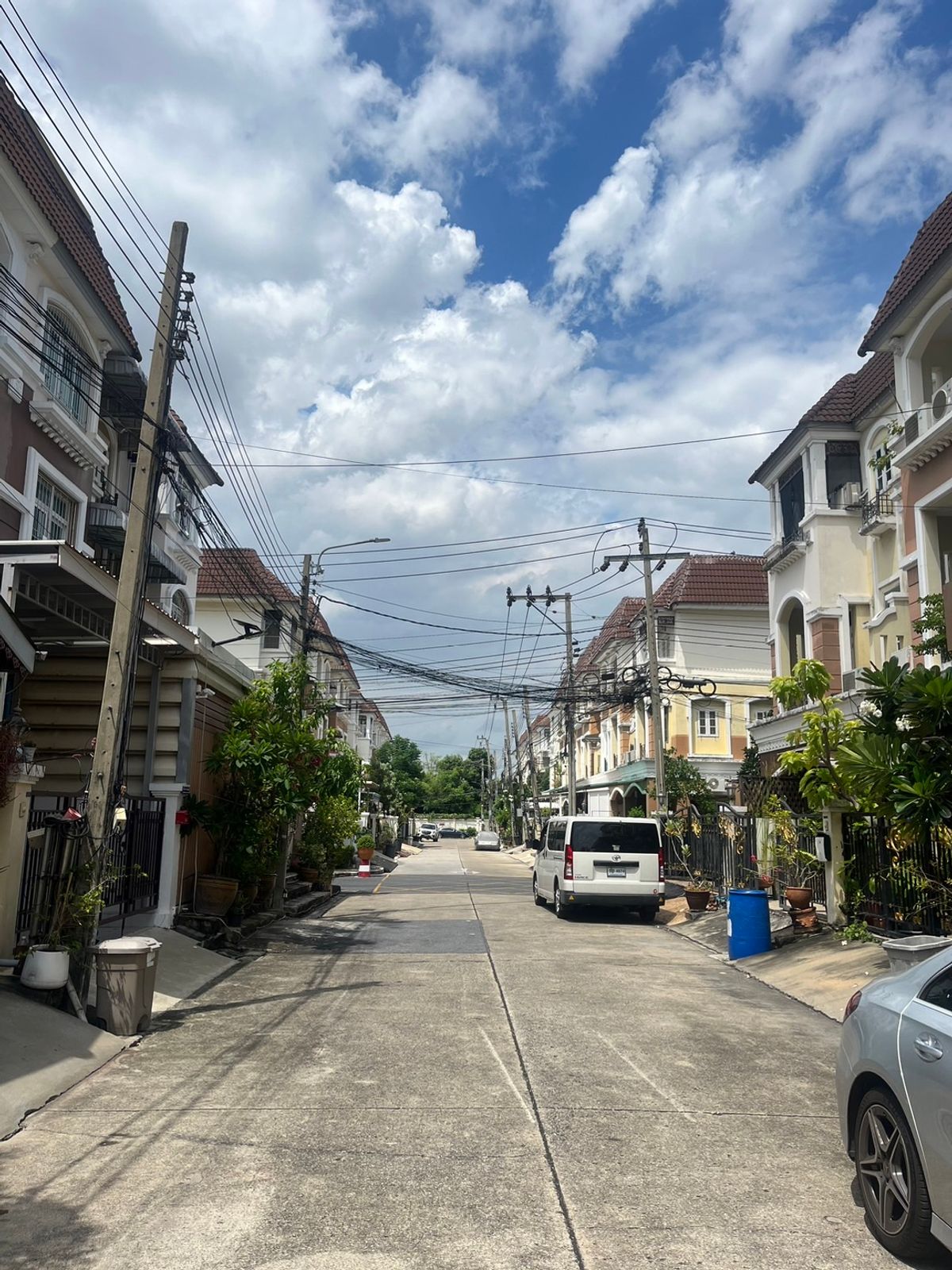 For SaleTownhomeLadprao101, Happy Land, The Mall Bang Kapi : 🏡 House for sale, 3 -story townhome ready to stay | Saran Pruk Village, Lat Phrao 130 - Ramkhamhaeng 81 ✨ Special price only 4,590,000 baht (this market price, this size of this size is not available!)