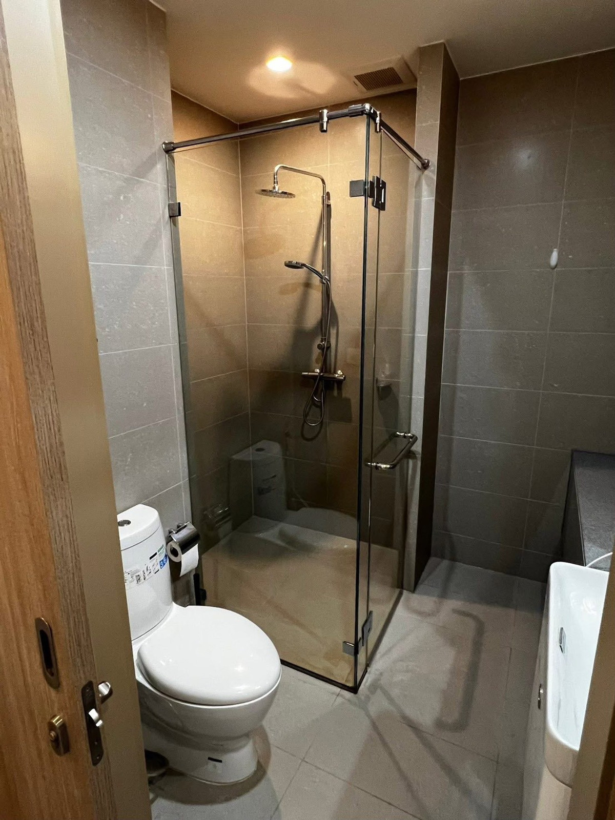 For RentCondoWitthayu, Chidlom, Langsuan, Ploenchit : ✨ GT16020 | Condo Noble Ploenchit, convenient travel, near BTS, there is a shuttle, beautiful room, fully furnished, ready to move in!!