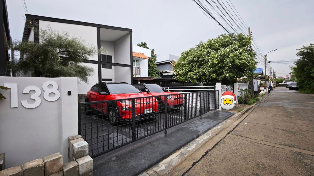 ขายโชคชัย4 ลาดพร้าว71 : 🏡 [[ ขาย ]] บ้านหลังใหญ่ 3 ห้องนอน รีโนเวทใหม่ โชคชัย 4 ลาดพร้าว อบอุ่น ละมุนแบบ “พอดิบพอดี” ในหมู่บ้านสงบ เพื่อนบ้านดี น่าอยู่มาก 🍃 💰 ราคาขายเพียง 9,900,000 บาท