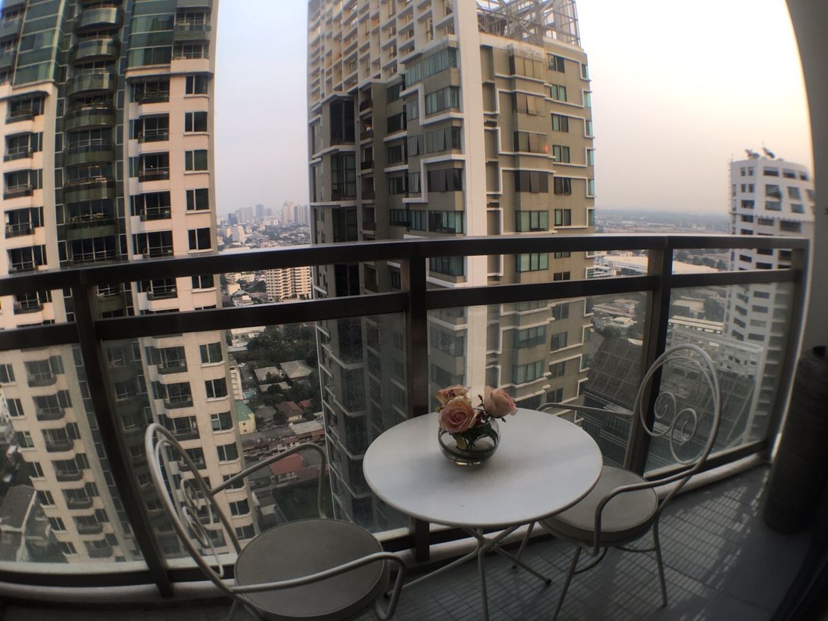 ขายคอนโดสุขุมวิท อโศก ทองหล่อ : ✨ ขายพร้อมผู้เช่า ถึง สิงหาคม 2569
คอนโดหรูดูเพล็กซ์ Bright Sukhumvit 24 – 3 ห้องนอน พร้อมวิวเมืองสวยงาม เฟอร์นิเจอร์ครบครัน ใจกลางสุขุมวิท ใกล้ BTS พร้อมพงษ์ เหมาะสำหรับครอบครัว