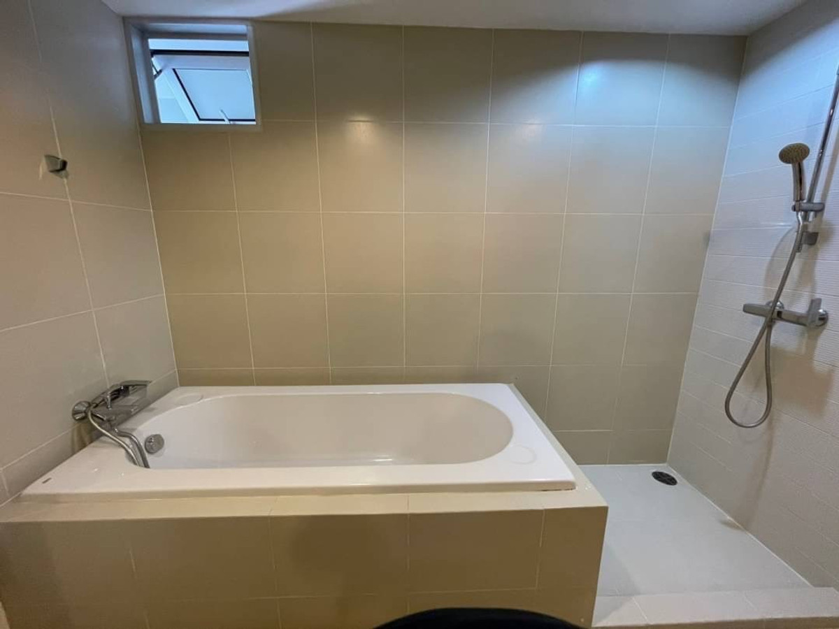 For RentCondoRama9, Petchburi, RCA : For Rent 3 Bedroom 2 Bathroom 105 SQ.M Fully Furniture Ready to Move in