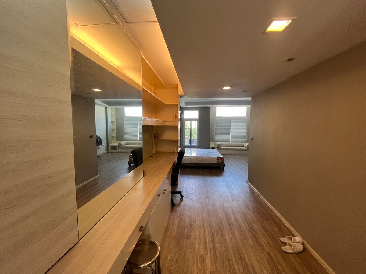 For SaleTownhomeLadprao101, Happy Land, The Mall Bang Kapi : 🏡 House for sale, 3 -story townhome ready to stay | Saran Pruk Village, Lat Phrao 130 - Ramkhamhaeng 81 ✨ Special price only 4,590,000 baht (this market price, this size of this size is not available!)