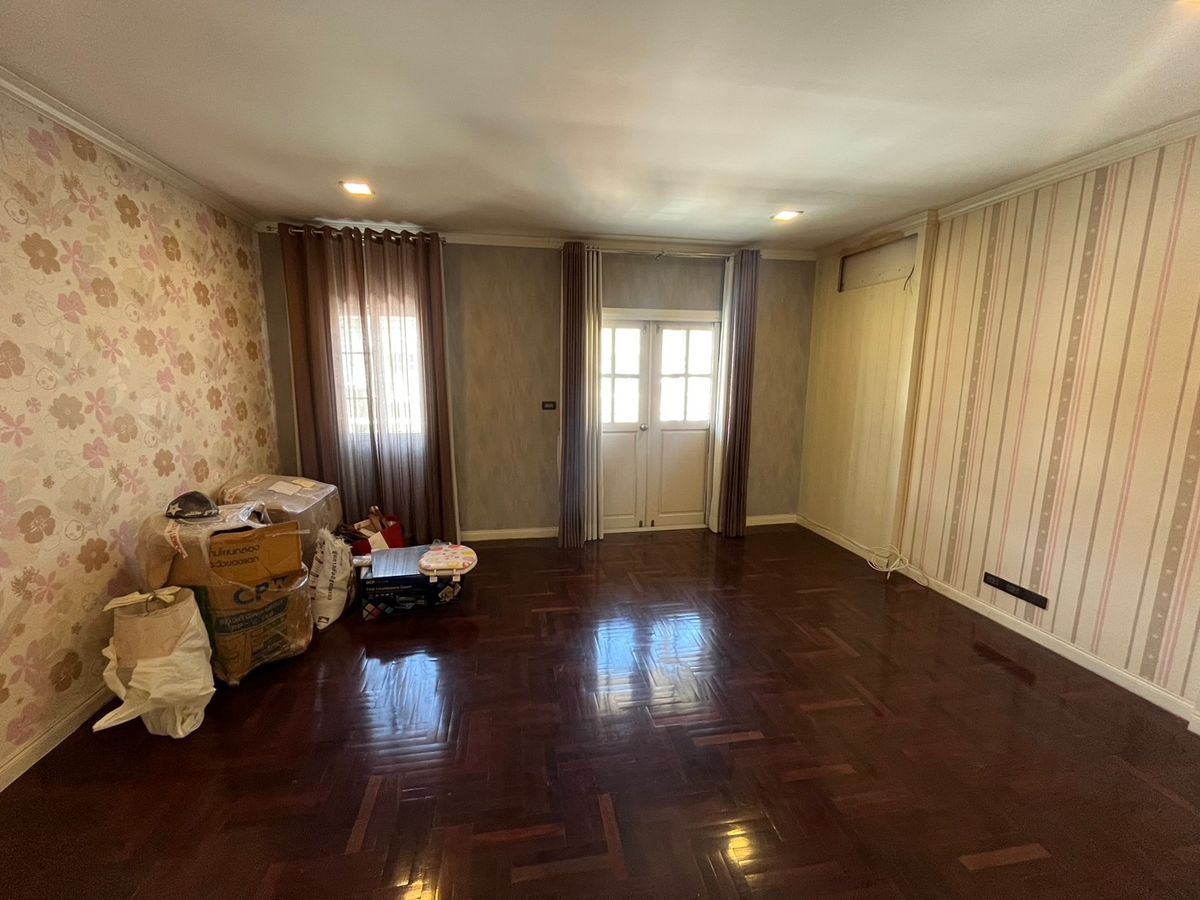 For SaleTownhomeLadprao101, Happy Land, The Mall Bang Kapi : 🏡 House for sale, 3 -story townhome ready to stay | Saran Pruk Village, Lat Phrao 130 - Ramkhamhaeng 81 ✨ Special price only 4,590,000 baht (this market price, this size of this size is not available!)