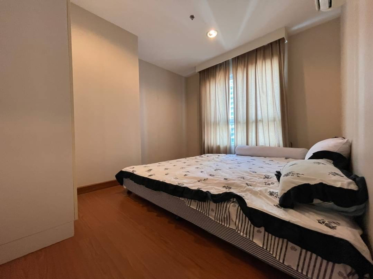 For RentCondoRama9, Petchburi, RCA : For Rent 3 Bedroom 2 Bathroom 105 SQ.M Fully Furniture Ready to Move in