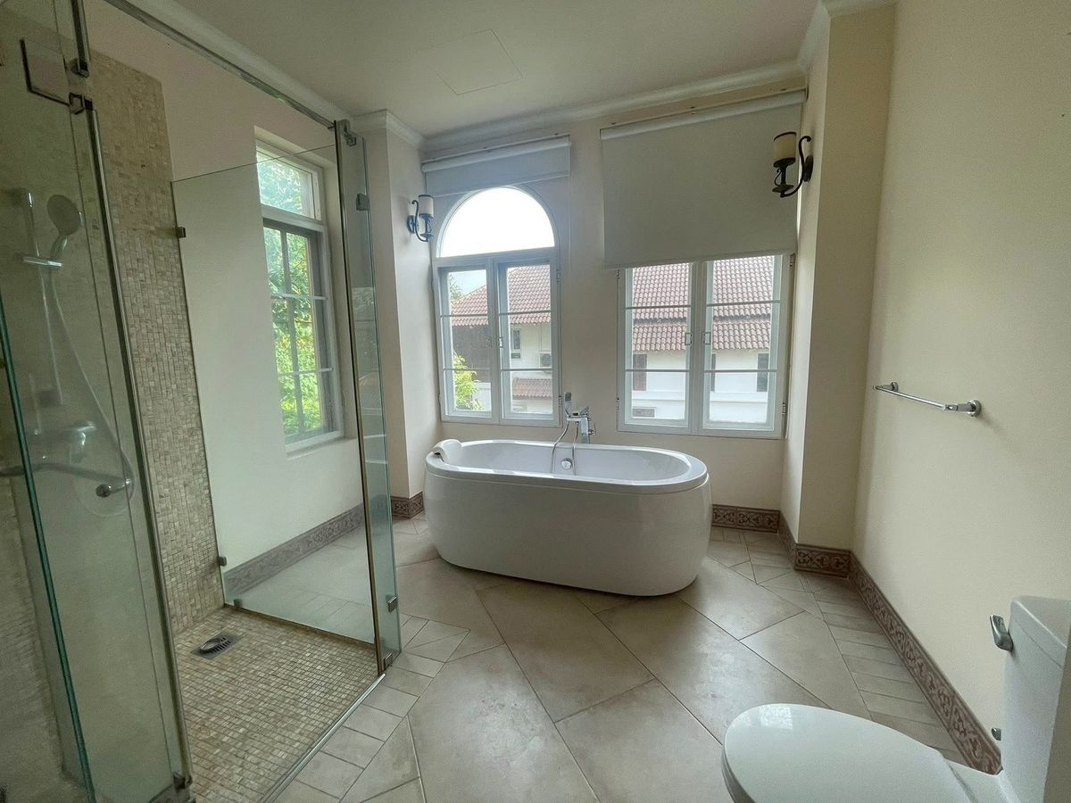 ขายบ้านเสรีไทย-นิด้า : 🌟 คฤหาสน์ขนาด 2 ไร่เศษ! 🌟 📌 บนทำเลทอง ถนนราษฎร์พัฒนา! ฟังก์ชันครบครันระดับ 5 ดาว!