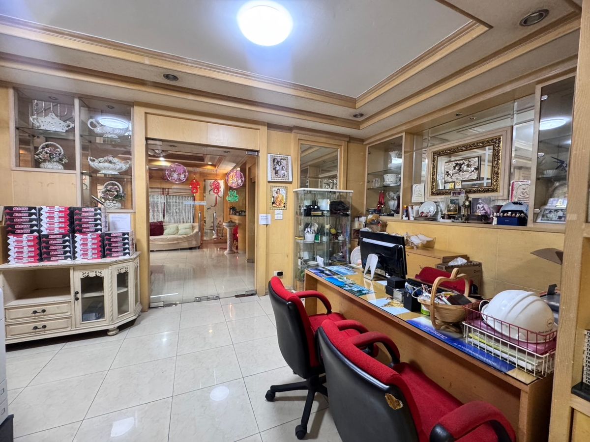 ขายบ้านโชคชัย4 ลาดพร้าว71 : ขายบ้านเดี่ยว 2 ชั้น ในหมู่บ้านรัชดา1 (ซอยลาดพร้าว 80 แยก 24) ใกล้เซ็นทรัลอีสต์วิลล์ (N.1770)