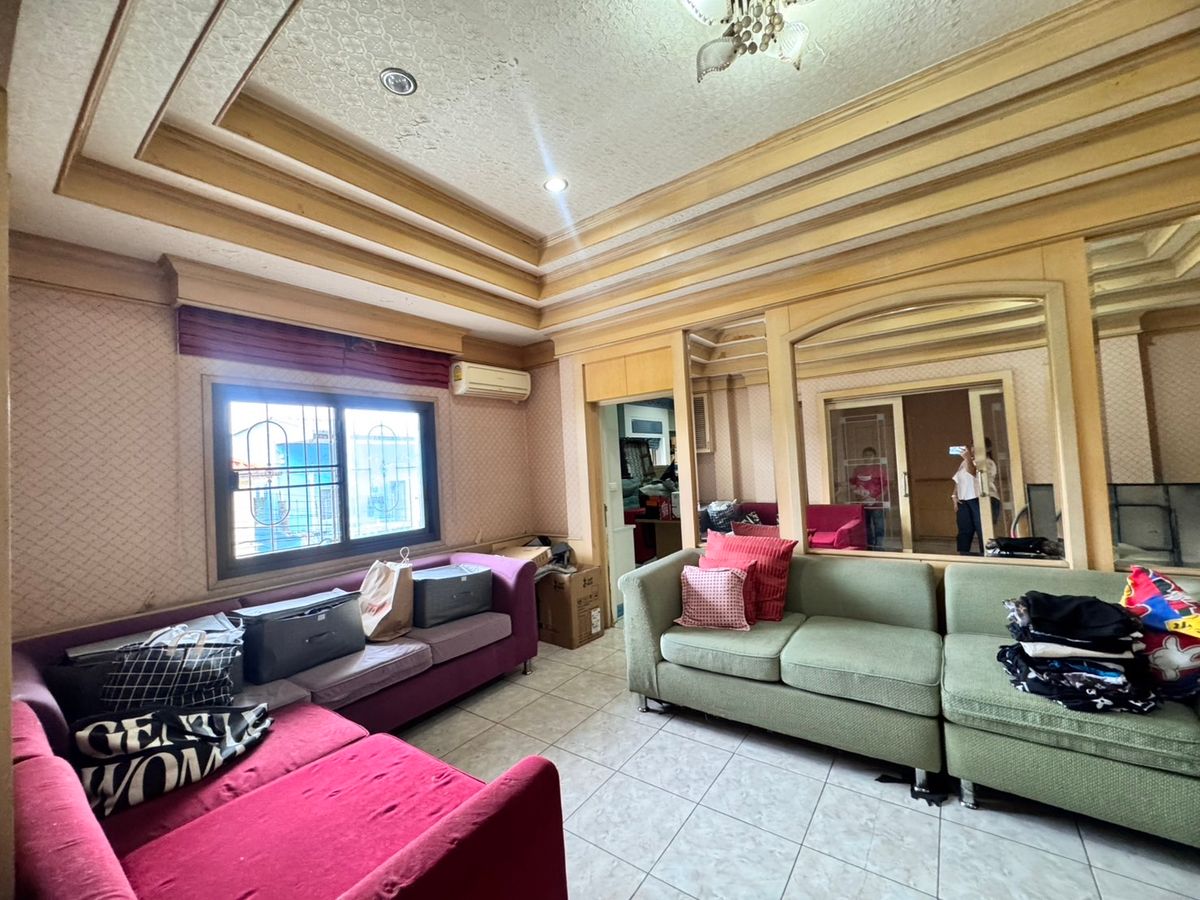 ขายบ้านโชคชัย4 ลาดพร้าว71 : ขายบ้านเดี่ยว 2 ชั้น ในหมู่บ้านรัชดา1 (ซอยลาดพร้าว 80 แยก 24) ใกล้เซ็นทรัลอีสต์วิลล์ (N.1770)