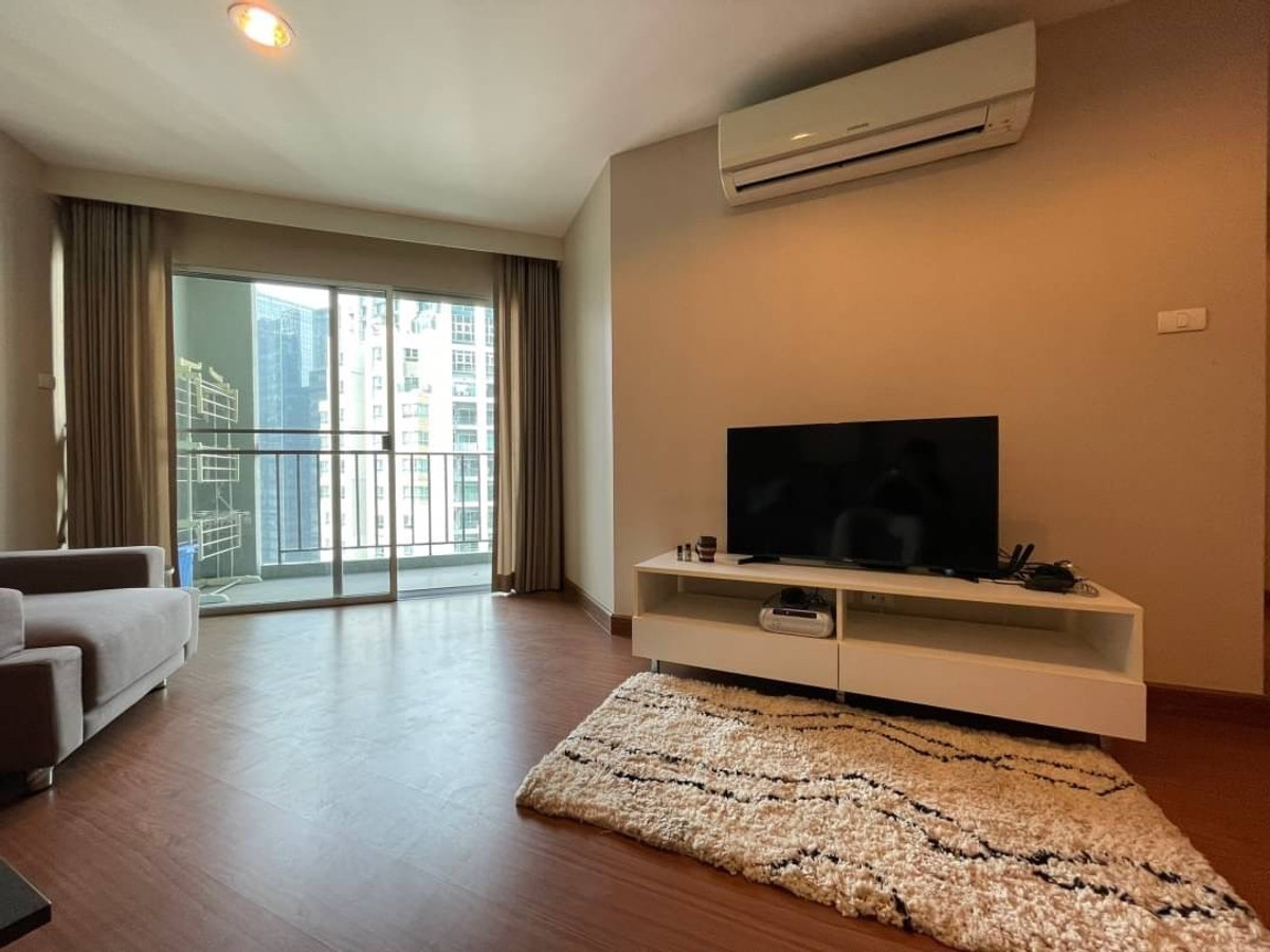 For RentCondoRama9, Petchburi, RCA : For Rent 3 Bedroom 2 Bathroom 105 SQ.M Fully Furniture Ready to Move in