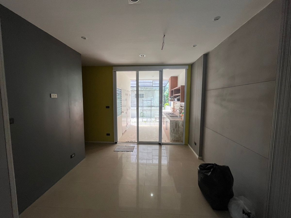 For SaleTownhomeLadprao101, Happy Land, The Mall Bang Kapi : 🏡 House for sale, 3 -story townhome ready to stay | Saran Pruk Village, Lat Phrao 130 - Ramkhamhaeng 81 ✨ Special price only 4,590,000 baht (this market price, this size of this size is not available!)