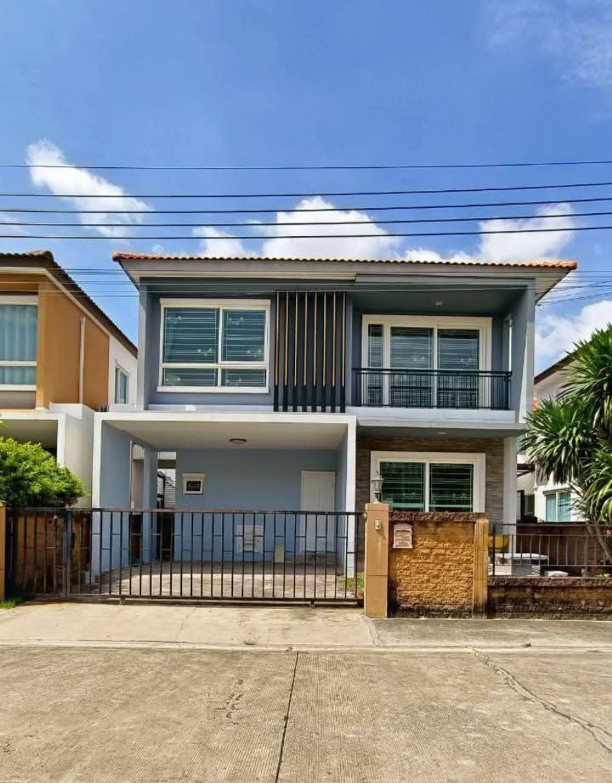 ให้เช่าบ้านพัฒนาการ ศรีนครินทร์ : ให้เช่าบ้านเดี่ยวสไตล์โมเดิร์น โกลเด้นวิลเลจ อ่อนนุช-พัฒนาการ ใกล้ Airport link บ้านทับช้าง 