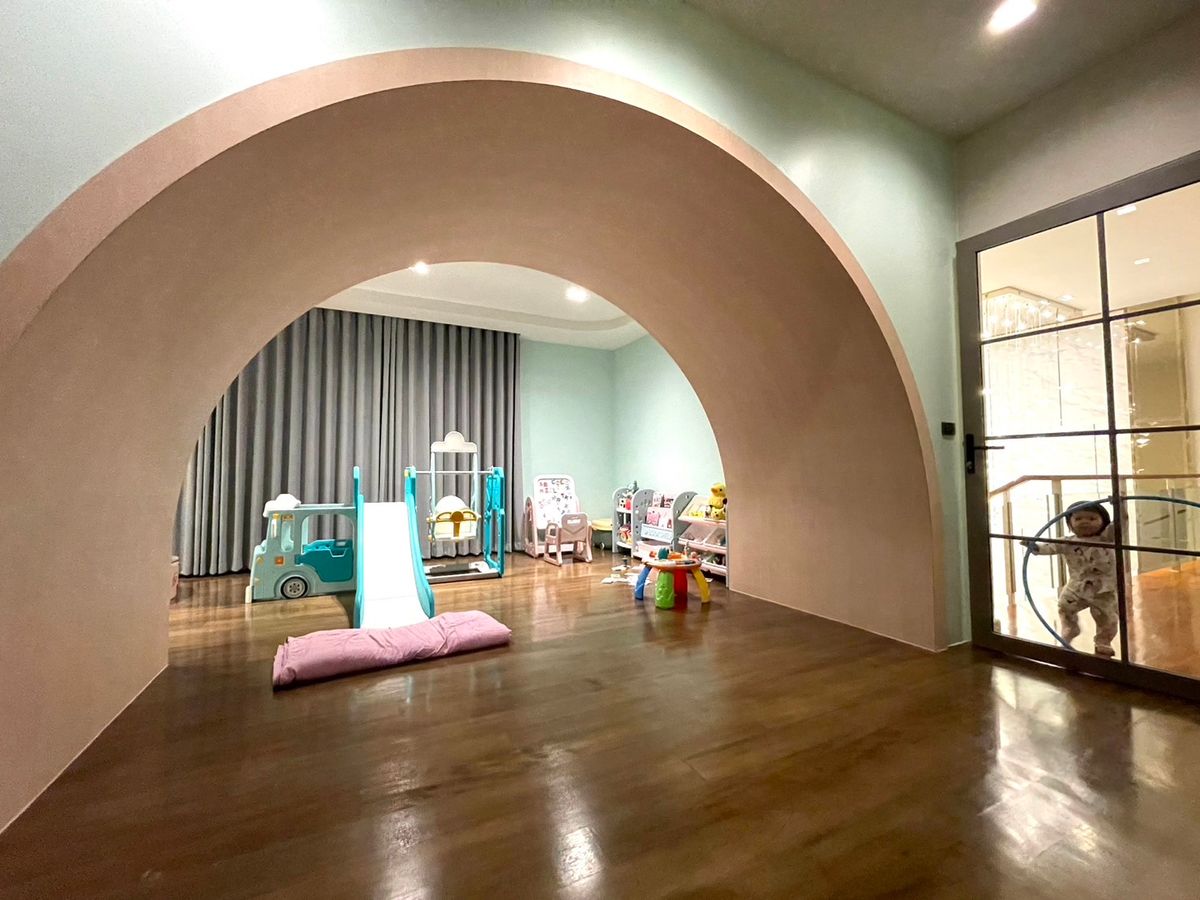 For RentHouseEakachai, Bang Bon : The Pavilla Bang Bon 3, a large luxury single house with free swimming pool, Fully Furnished, Ready to Move in