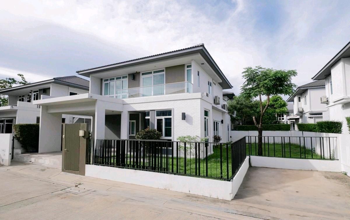 ขายบ้านบางนา แบริ่ง ลาซาล : บ้านหัวมุมสวยมีสวนเขียวขจีด้านข้าง เฟอร์ครบ แอร์ พร้อมอยู่ 70 ตรว. เพียง 15.9 ลบ หากคุณชอบความพักผ่อนส่วนตัว บ้านนี้คือคำตอบที่มอบพลังชีวิตแด่คุณ