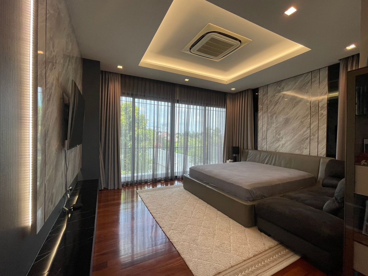 For RentHouseEakachai, Bang Bon : The Pavilla Bang Bon 3, a large luxury single house with free swimming pool, Fully Furnished, Ready to Move in