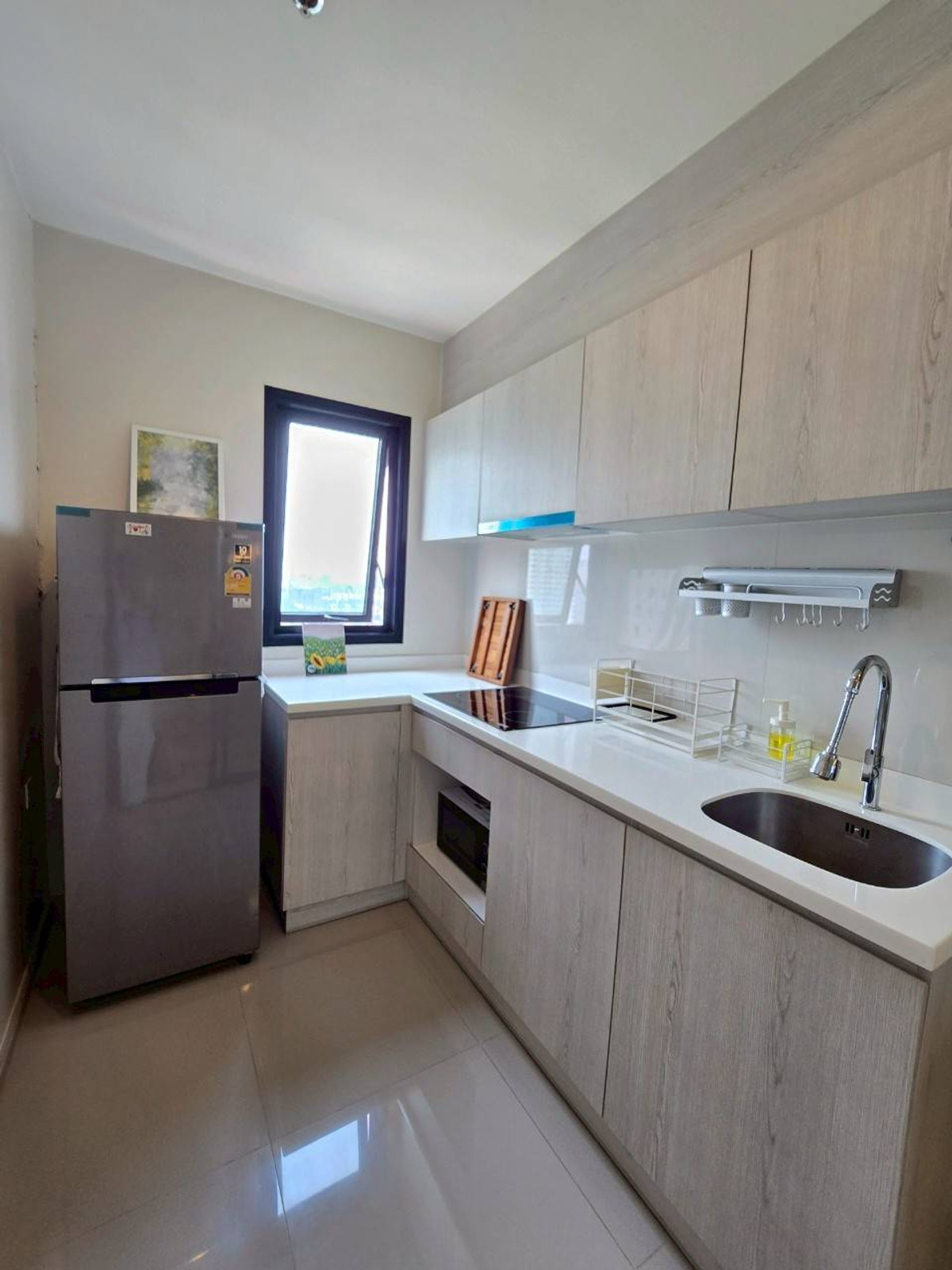 ให้เช่าคอนโดพระราม 9 เพชรบุรีตัดใหม่ RCA : ติด BTS พอร์ตลิงค์ไลน์ สถานีมักกะสัน เพียง 20 ม. และ MRT เพชรบุรี ประมาณ 130 ม. เดินทางสะดวกมากๆ