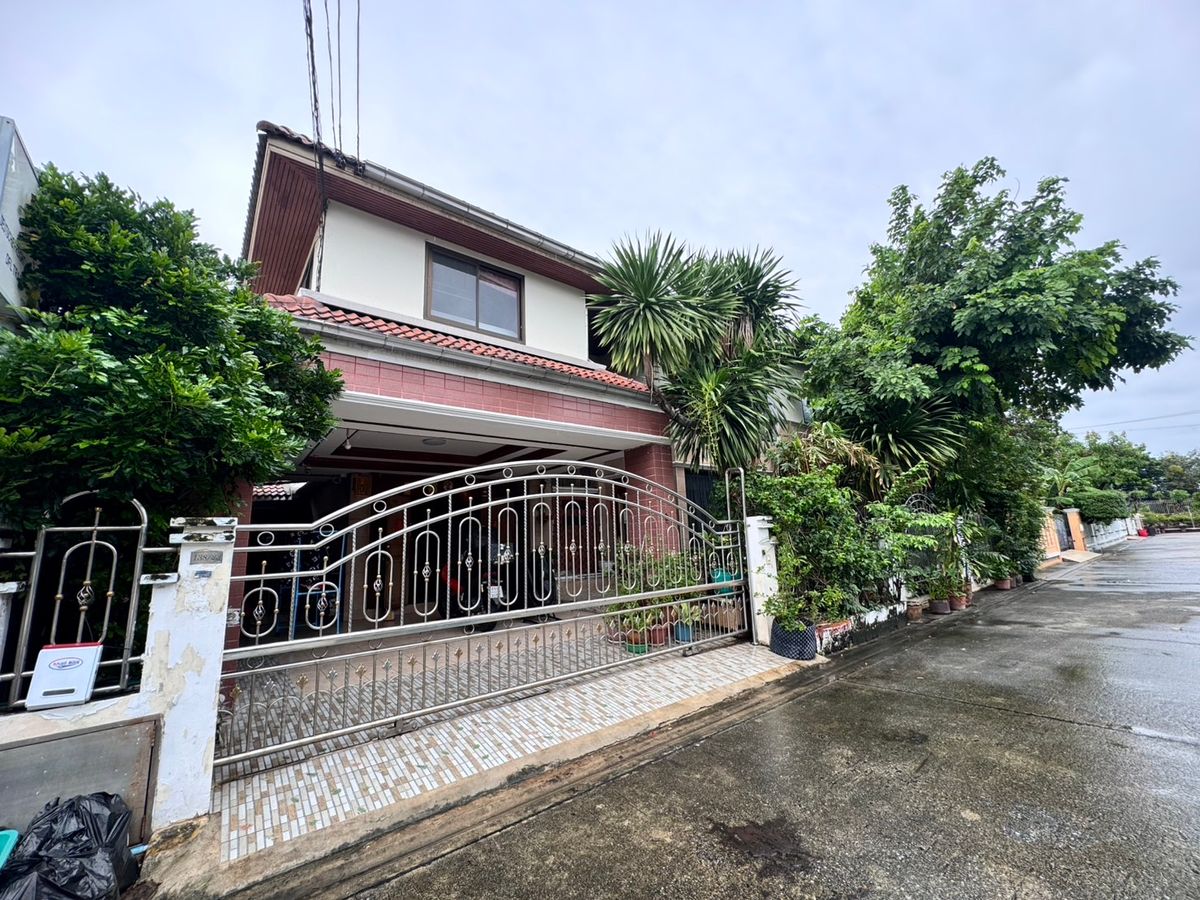 ขายบ้านโชคชัย4 ลาดพร้าว71 : ขายบ้านเดี่ยว 2 ชั้น ในหมู่บ้านรัชดา1 (ซอยลาดพร้าว 80 แยก 24) ใกล้เซ็นทรัลอีสต์วิลล์ (N.1770)