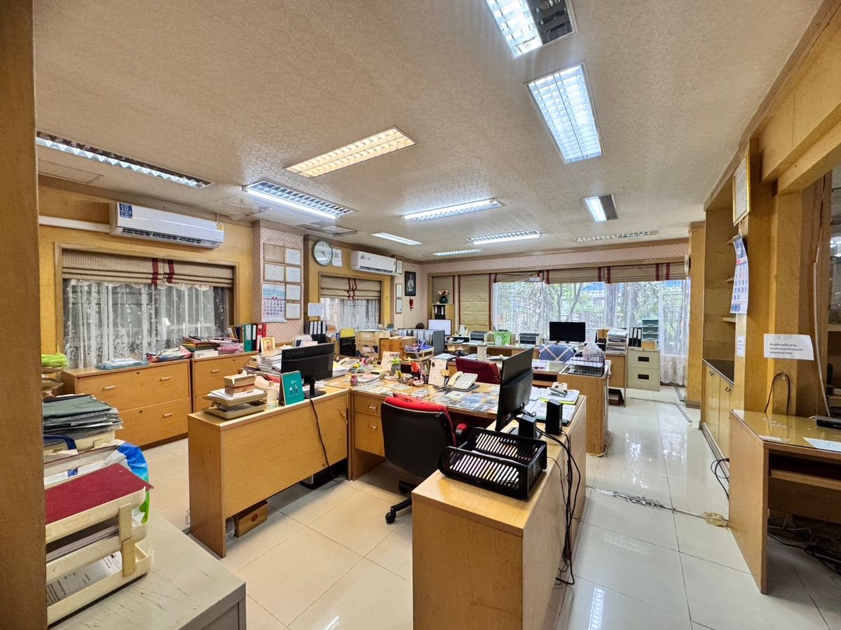 ขายบ้านโชคชัย4 ลาดพร้าว71 : ขายบ้านเดี่ยว 2 ชั้น ในหมู่บ้านรัชดา1 (ซอยลาดพร้าว 80 แยก 24) ใกล้เซ็นทรัลอีสต์วิลล์ (N.1770)