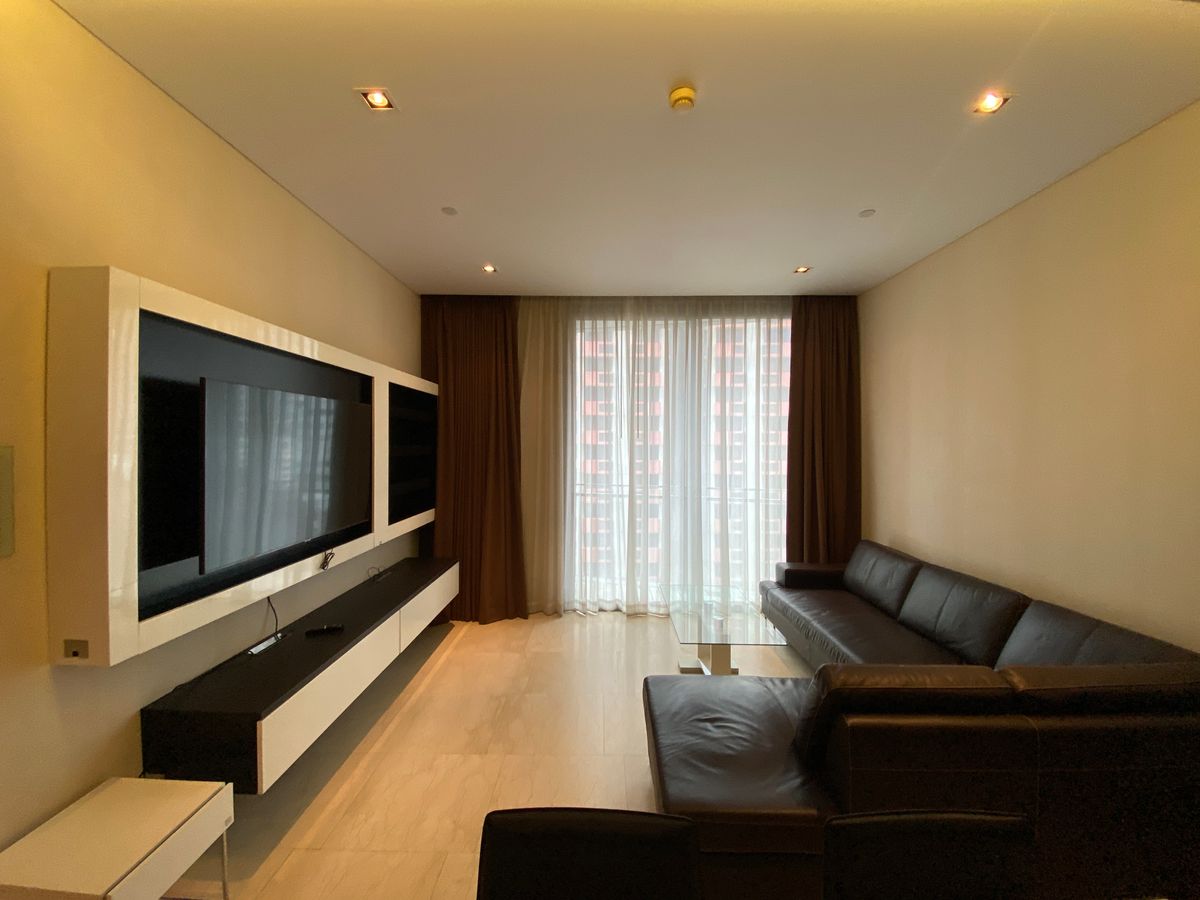 ขายคอนโดสีลม ศาลาแดง บางรัก : Urgent Sale! Rare Unit at Saladaeng Residences, Attractive Price: THB 20.45 Million,(Only THB 220,000/sq.m. – Great Value!), Spacious 92 sq.m., 2 Bedrooms, 2 Bathrooms