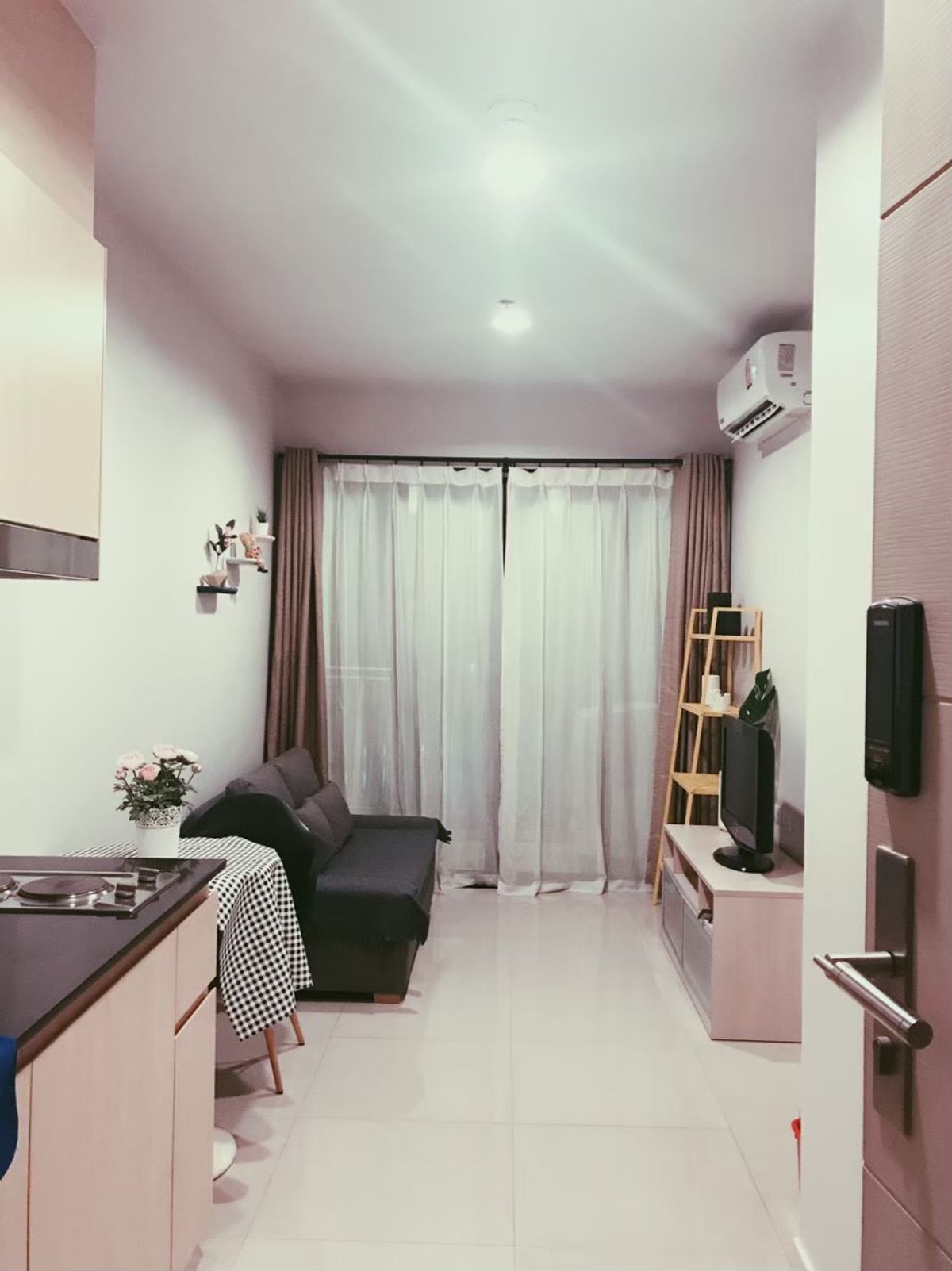 ให้เช่าคอนโดรัชดา ห้วยขวาง : !! ห้องสวย ให้เช่าคอนโด Ideo Ratchada-Hauikwang ใกล้ MRT ห้วยขวาง