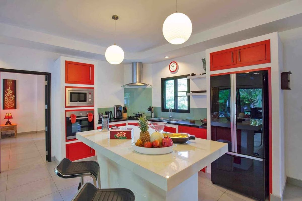 For SalePhuket : 🎉🏡 Personal Villa, 3 bedrooms, Rawai Phuket Beach! 🌴✨ Large area 700 sq.m. with a private pool!