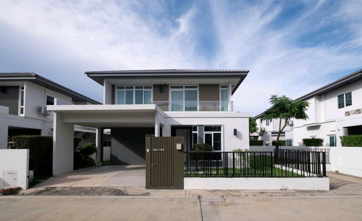 ขายบ้านบางนา แบริ่ง ลาซาล : บ้านหัวมุมสวยมีสวนเขียวขจีด้านข้าง เฟอร์ครบ แอร์ พร้อมอยู่ 
69.9 ตรว. เพียง 15.9 ลบ 
หากคุณชอบความพักผ่อนส่วนตัว
 บ้านนี้คือคำตอบที่มอบพลังชีวิตแด่คุณ