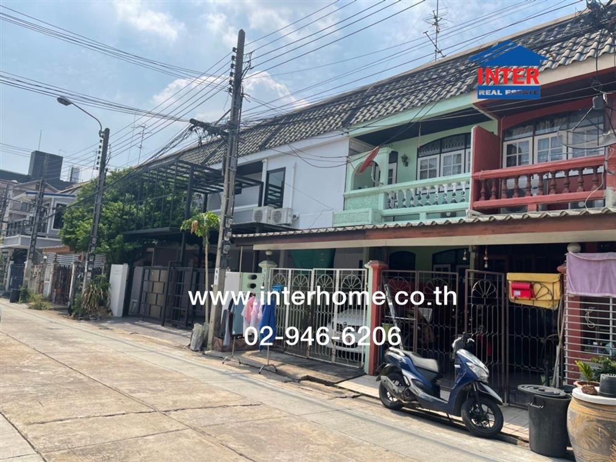 ขายทาวน์โฮมโชคชัย4 ลาดพร้าว71 : ทาวน์เฮ้าส์ 2 ชั้น 18 ตร.ว. หมู่บ้านแกรนด์วิลเลจ ลาดพร้าว80/3 ซอยลาดพร้าว80/3 ถนนลาดพร้าว เขตบางกะปิ กรุงเทพมหานคร