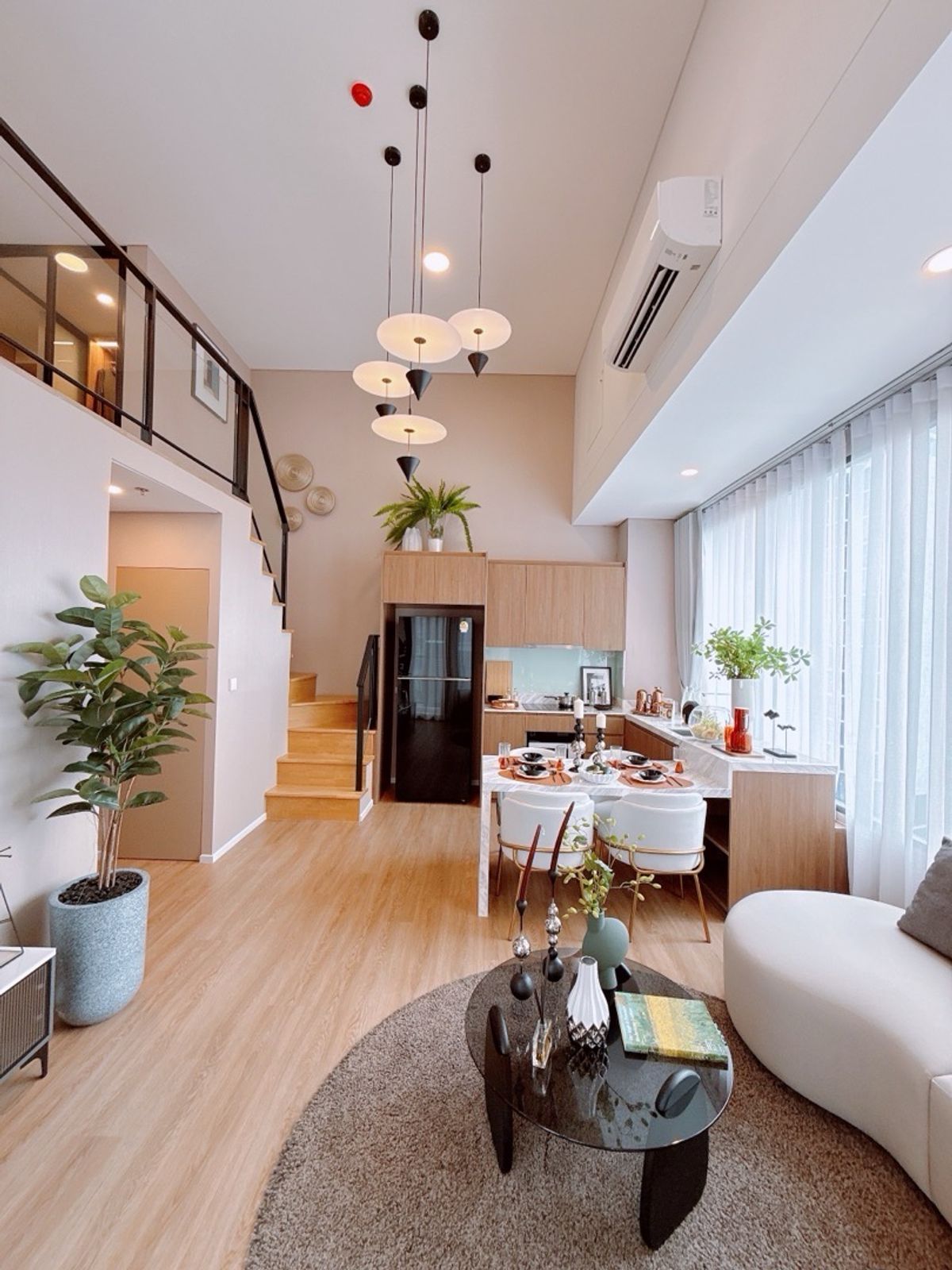 For SaleCondoRama9, Petchburi, RCA : 𝐋𝐀𝐍𝐃𝐌𝐀𝐑𝐊 Rama 9, next to the new MRT room, installment at all projects, free, yes, free down payment.
