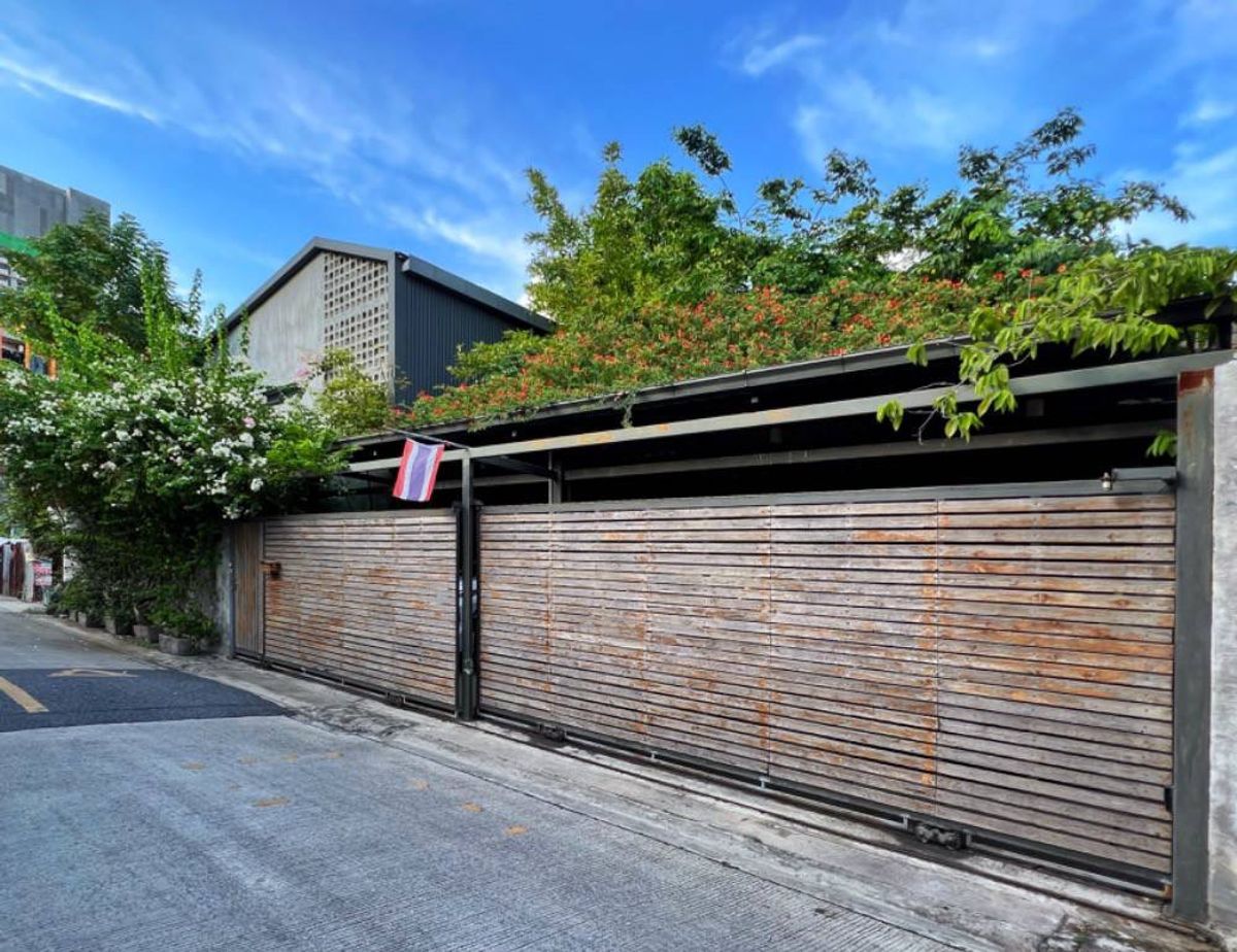 ขายบ้านลาดพร้าว เซ็นทรัลลาดพร้าว : บ้านเดี่ยวลาดพร้าว ซอย 1 / 5 ห้องนอน (ขาย), Detached House Ladprao Soi 1 (FOR SALE) MEAW674