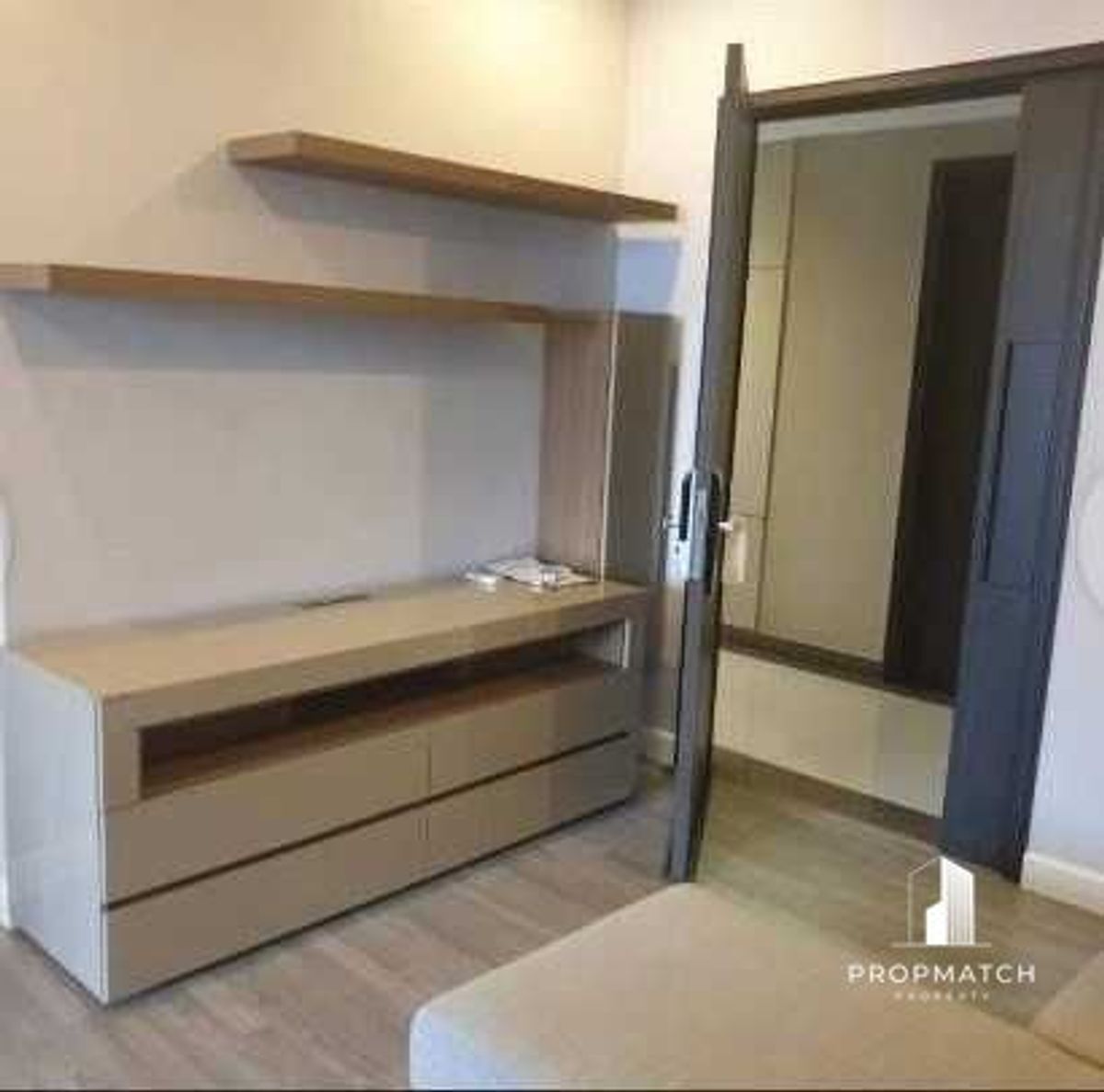 ขายคอนโดสยาม จุฬา สามย่าน : ✨Flash Deal ✨The Room Rama 4 ( 1Bed 1Bath 45SQM.) พร้อมอยู่ ! เพียง  7,500,000 บาท Tel.0981315848 @propmatch