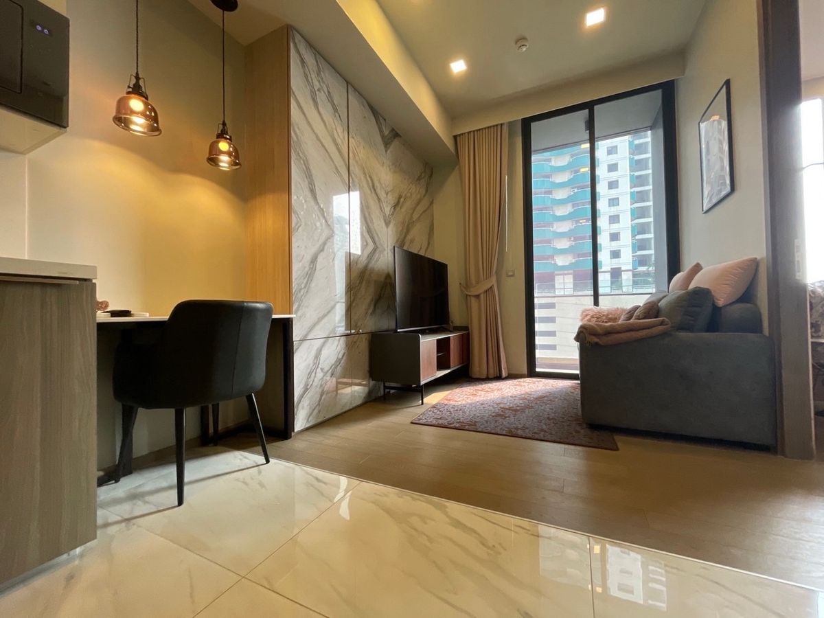 ให้เช่าคอนโดสุขุมวิท อโศก ทองหล่อ : 🔥🔥Celes asoke 🔥🔥ขนาดห้อง1Bedroom 35sq.m. ชั้นสูงตกแต่งครบ พร้อมเข้าอยู่ใจกลางย่านอโศก 🛋️