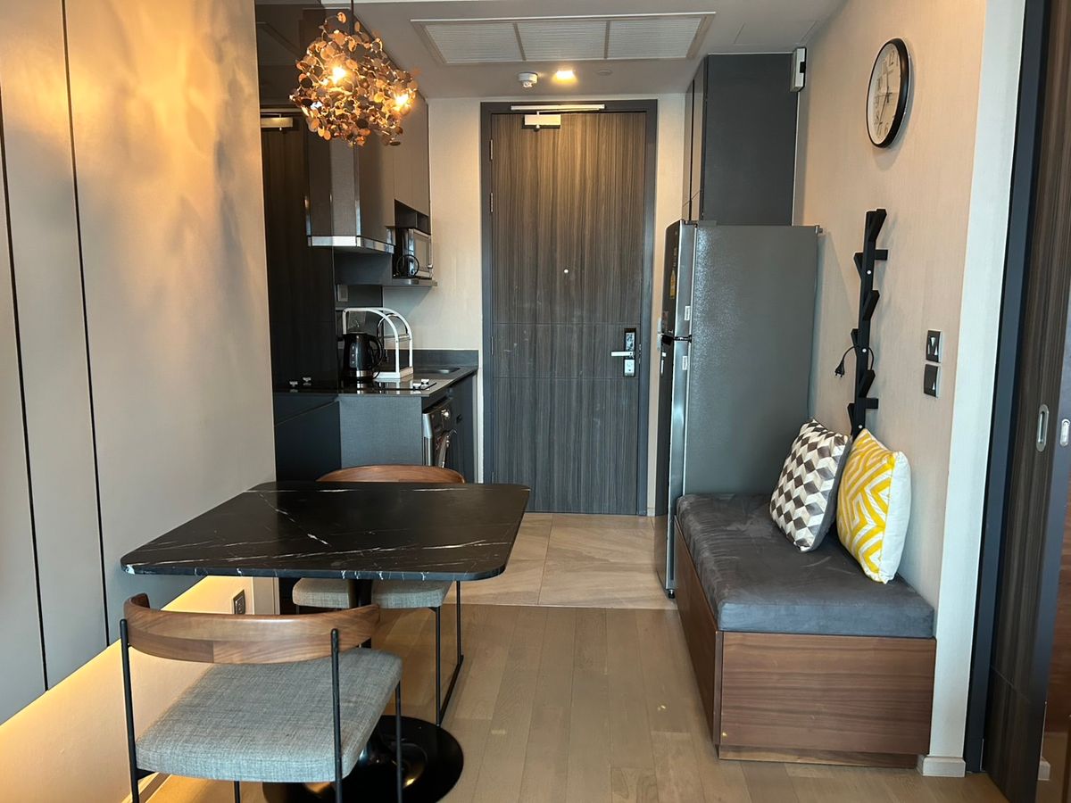 For RentCondoSukhumvit, Asoke, Thonglor : Beautiful decoration room, special discount! Ashton Asoke 1 Bedroom 34 sq.m. Near BTS Asoke for rent only 32,000 baht/month. Contact 0968623850 🌟