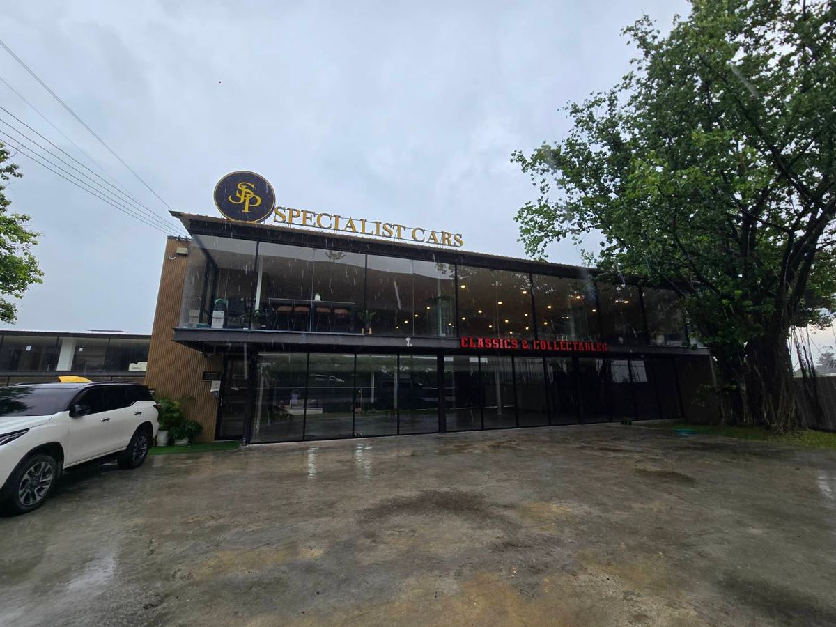 For RentShowroomBangna, Bearing, Lasalle : Rental showroom / office / tea shop / coffee shop, the best location in the heart of Bangna, opposite Mega Bangna! ✨