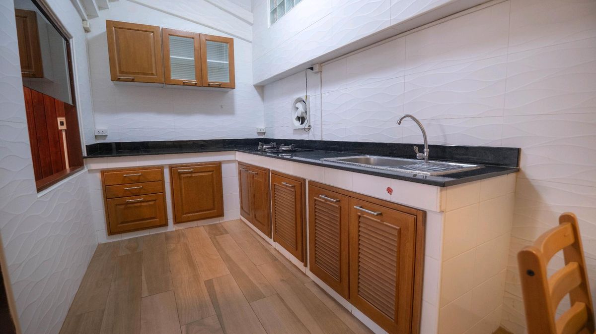 For RentTownhomeSukhumvit, Asoke, Thonglor : House for Rent in Ekkamai 
 #House for rent #Beautifully decorated Ekkamai Townhome for Rent