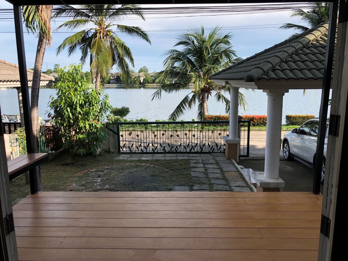 ให้เช่าบ้านมีนบุรี-ร่มเกล้า : - [ ] LakeHouse For Rent, Minburi Bangkok.
Lakefront 90 rais with a incredible view,  feel like on vacation all time.

ให้บ้านเดี่ยว 2 ชั้น ตากอากาศในกรุงเทพฯ หน้าบ้านทะเลสาปใหญ่ 90 ไร่ วิวสวยมาก บรรยากาศร่มรื่น 